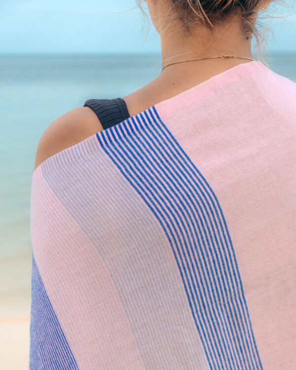 Arzi Seychelles Beach Towels - The Cosmoledo (Pink) - Close-Up shoulder